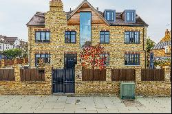 Stunning newly built detached home on Langside Avenue