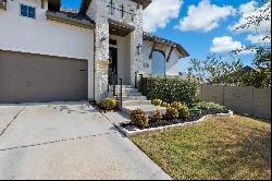 Stunning Home in Vintage Oaks! A Must See!