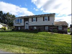 404 Heritage Lane, Lower Nazareth Twp PA 18064