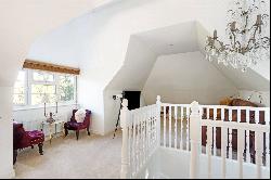 Howards Thicket, Gerrards Cross, Buckinghamshire, SL9 7NU