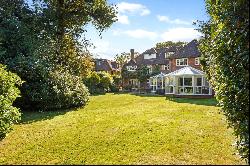 Howards Thicket, Gerrards Cross, Buckinghamshire, SL9 7NU