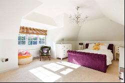 Howards Thicket, Gerrards Cross, Buckinghamshire, SL9 7NU