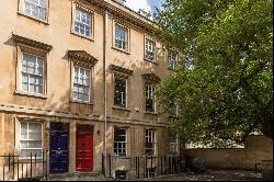 North Parade Buildings, Bath, BA1 1NS