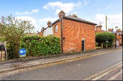 Victoria Road, Farnham, Surrey, GU9 7RB