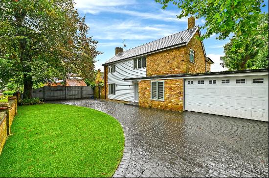 Ray Park Avenue, Maidenhead, Berkshire, SL6 8DP