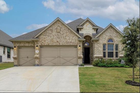 1111 Hikey Lane, Mansfield TX 76063