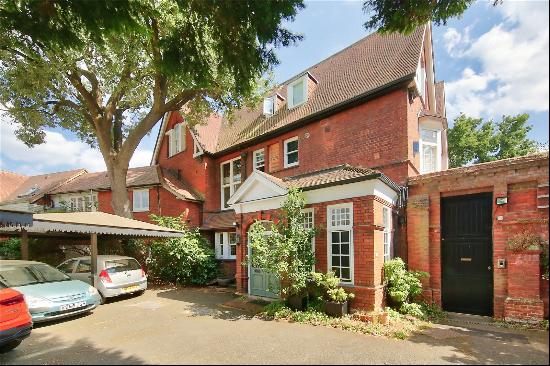 Berkeley Place, Wimbledon, London, SW19 4NN