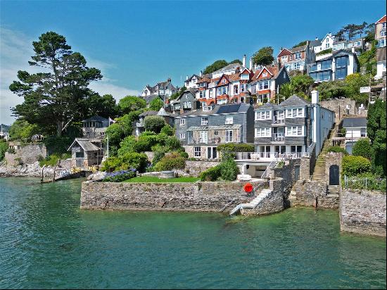 Beacon Road, Kingswear, Dartmouth, Devon, TQ6 0BS