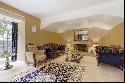 Bears Den, Surrey, United Kingdom, KT20 6PL