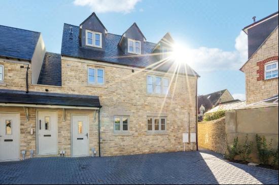 Crumpler Court, Witney, OX28 2PF