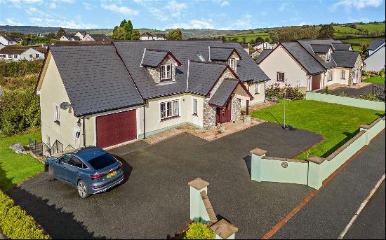 Dan Y Dderwen, Rhydargaeau, Carmarthen, Carmarthenshire, SA32 7DQ