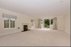 Oaksend Close, Oxshott, Leatherhead, Surrey, KT22 0NX