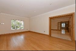 Oaksend Close, Oxshott, Leatherhead, Surrey, KT22 0NX