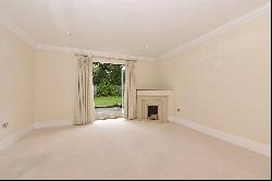 Oaksend Close, Oxshott, Leatherhead, Surrey, KT22 0NX