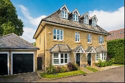 Spinney Gardens, Esher, Surrey, KT10 8BY