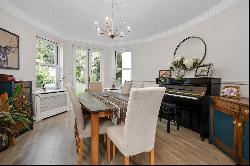 Heatherset Close, Esher, KT10 9EL