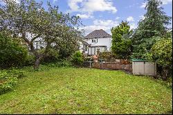 Longley Road, Farnham, Surrey, GU9 8LZ