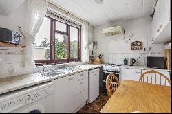 Longley Road, Farnham, Surrey, GU9 8LZ