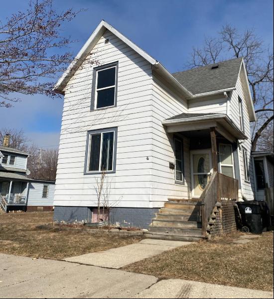 1435 Villa St, Racine WI 53403