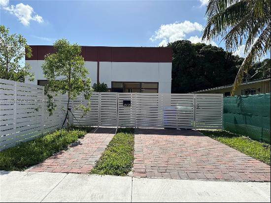 3501 NW 11 Ct, Miami FL 33127