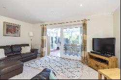 Oak Tree Gardens, Guildford, Surrey, GU1 1EX