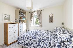 Oak Tree Gardens, Guildford, Surrey, GU1 1EX