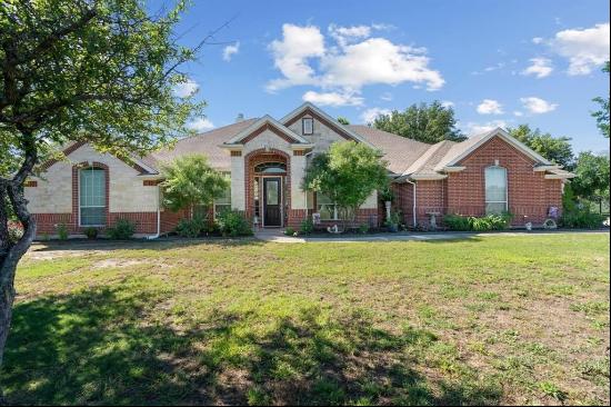 118 Crosshair Court, Azle TX 76020