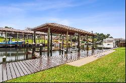 1044 Aquamarine Dr, Gulf Breeze FL 32563