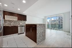 950 Brickell Bay Dr Unit 2809, Miami FL 33131