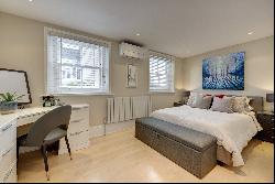 Richardsons Mews, London, W1T 6BS