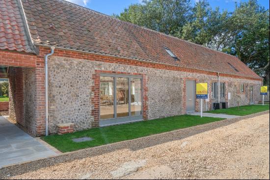 Beeston Hall Farm Barns, Beeston Regis, Cromer, Norfolk, NR27 9NG