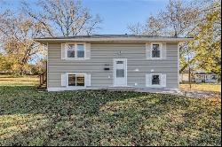 305 S Locust Street, Cameron MO 64429