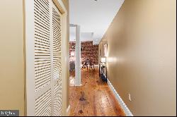 38 N Front Street Unit 2B, Philadelphia PA 19106