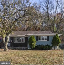 40 Hardwick Drive, Trenton NJ 08638