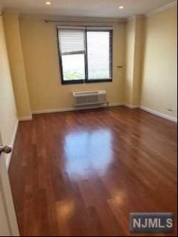 326 Prospect Avenue Unit PHA, Hackensack NJ 07601