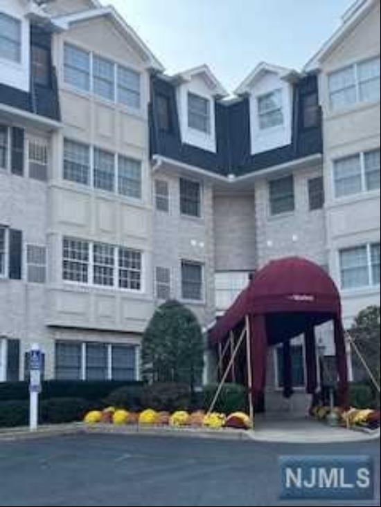 131 Clinton Place Unit 213, Hackensack NJ 07601