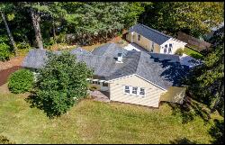 4 Windward Way, Falmouth MA 02540