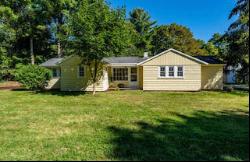 4 Windward Way, Falmouth MA 02540