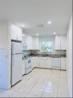 527 SW 2nd Ct Unit 527, Pompano Beach FL 33060