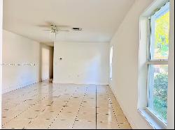 527 SW 2nd Ct Unit 527, Pompano Beach FL 33060