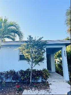 527 SW 2nd Ct Unit 527, Pompano Beach FL 33060