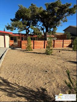 6435 Camarilla Avenue, Yucca Valley CA 92284