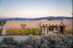 43 Vista Linda Rd, Ranchos De Taos NM 87557