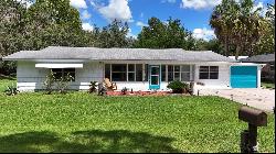 757 NE 12th Street, Crystal River FL 34428