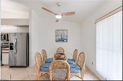 887 Gulf Pavilion Dr Unit 202, Naples FL 34108