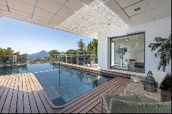 Luxurious 4-Bedroom Villa with Stunning Bay Views for Sale in Al, Altea 03590