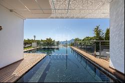 Luxurious 4-Bedroom Villa with Stunning Bay Views for Sale in Al, Altea 03590