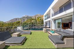 Luxurious 4-Bedroom Villa with Stunning Bay Views for Sale in Al, Altea 03590