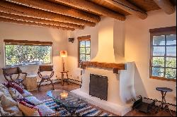 1008 Vista Encantada, Taos NM 87571