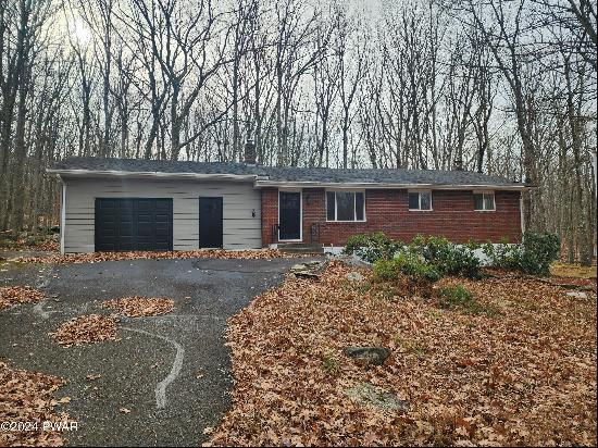 204 Mountain View Drive, Lords Valley PA 18428